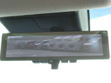 スマートルームミラー・車内の状況に関わらず、車両後方にあるカメラの映像をルームミラーに移します。