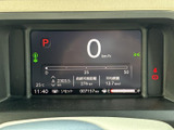 視認性の高いメーターで、運転に必要な情報を的確に把握できます。運転状況をしっかり確認して、安全運転をサポートします。