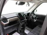 ダイハツのお店では、ダイハツ車を知り尽くしたプロフェッショナルが、専用の診断機器を使って各システムを点検しております。