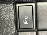【パワースライドドア】スマートキーや運転席のスイッチでスライドドアの開閉が可能♪電動だから力を入れてドアを開ける必要が無く、小さいお子様でも、重い荷物を持っている時もラクに開け閉めできます♪