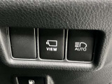 フロントにカメラが付いているので低速走行時や狭い場所での接触防止に役立ちます。