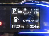 たとえばダイハツのお店にある、たくさんのスマアシ搭載車は、正常に作動する事をしっかり確認します。