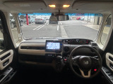 視界の良さと取り回しの良さで、たまに運転する奥様にも安心♪