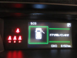 たとえばダイハツのお店にある、たくさんのスマアシ搭載車は、正常に作動する事をしっかり確認します。