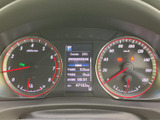 視認性の高いメーター類で、運転状況を的確に把握できます。必要な情報を一目で確認でき、安全運転をサポートします。