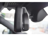 BMW純正のミラー一体型ETC車載器を装備しています。運転席からの視界を遮ることなく、インテリアの洗練されたデザインを損なわないスマートな配置が特徴です。