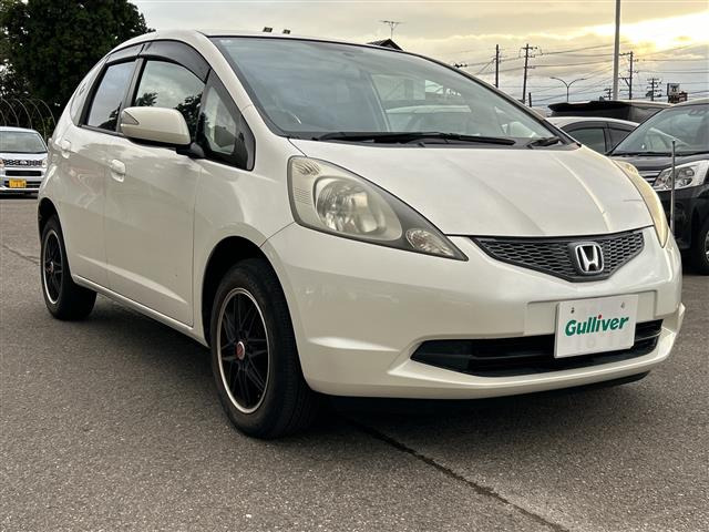 フィット 1.3 L 4WD 修復歴無し