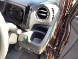 ご成約のおクルマ全て、エンジンオイルを交換してご納車させていただきます!また、点検時に消耗品の状態確認も行い必要に応じて新品交換させていただきます!