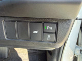 車内からテールゲート開閉可能です