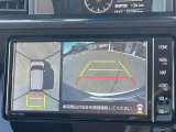 【パノラミックビューモニター】専用のカメラにより、上から見下ろしたような視点で360度クルマの周囲を確認することができます☆死角部分も確認しやすく、狭い場所での切り返しや駐車もスムーズに行えます。