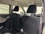 運転席後ろ側です。
