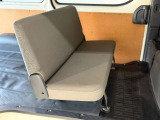 後席を倒す事で広々と荷室をご利用いただけます!