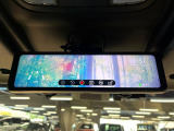 【アドバンスドルームミラー】後席の大きな荷物や同乗者で後方が確認しづらい時でも安心!カメラが撮影した車両後方の映像をルームミラー内に表示。クリアな視界で状況の確認が可能です!