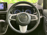 握り心地の良いステアリングは、運転の楽しさを高めます。操作性も良く、スムーズな運転をサポートします。快適なドライビングを!