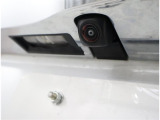 バックカメラが付いているので後方確認が非常にしやすいです。今や運転初心者も熟練者も必須装備!ついていて損はないですね♪
