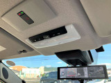 SOSコールつきなのでもしもの時にオペレーターと直接会話ができ安心です。(ご利用にはNissanConnectへの登録が必要です) スマートルームミラーなので後席に人や大きな荷物があっても後方確認がしやすいです。