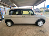 フォルムも丸みがあり全体的に可愛い車です