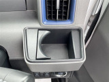 【ドリンクホルダー】『ドリンクホルダー周辺』の画像になります。写真の内容に関してご不明点、ご質問等がございましたらお気軽にガリバー店舗までお問い合わせください。