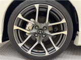 「トヨタ純正アルミホイール」を装着!純正なので車のデザインともマッチしています。高級感やスポーティーさを際立たせてくれます。