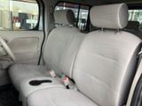 シンプルで機能的な運転席周り。操作性も良く、快適なドライブをサポートします。日常の移動もストレスなくこなせます。