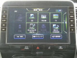 純正10インチメモリーナビです。 ラジオ、CD・フルセグTV、Bluetoothオーディオ接続が利用可能です。