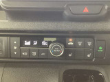運転席・助手席にシートヒーターが装備されています。エンジンをかけて数分でシートが暖かくなるので冬のドライブがとっても快適です
