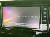 使いやすいインターフェースで、快適なドライブをサポートします。様々な情報を直感的に操作でき、目的地への道案内もスムーズです。