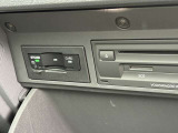 ETC車載器・CD/DVDはグローブボックス内に収納されています。