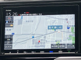 高精細な地図表示で、道に迷う心配はありません。スムーズなルート案内で、目的地まで快適にお届けします。運転に集中できる安心感も魅力です。