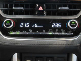 左右独立温度コントロールフルオートエアコンです。運転席、助手席それぞれで独立して温度設定ができます。冷え性の方が乗っても安心ですね♪