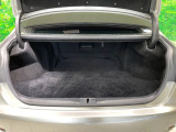 積み下ろしのしやすいデッキにはたっぷりと荷物を積み込んでいただけます。遊びから仕事まで、様々なシーンで頼れます♪