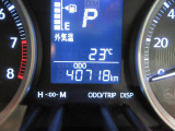 たとえばダイハツのお店にある、たくさんのスマアシ搭載車は、正常に作動する事をしっかり確認します。