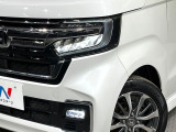 【シーケンシャルターンランプ付きLEDヘッドライト】人気の『流れるウィンカー』付きのLEDヘッドライトを装備♪高級感はもちろん、点灯時は存在感たっぷりで他車からも認識されやすく安心です。