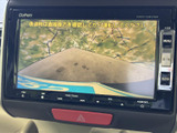 狭い道や駐車場でも、後方の状況を安全に確認できます。運転に自信がない方でも、スムーズな駐車をサポートします。