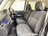 トヨタ中古車「まるごとクリーニング」施工済。外装はもちろん内装はシートを外して見えない所まで徹底洗浄しています。