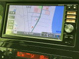 現在地周辺の道路や地名が画面に表示され、目的地までの道のりを確認する際に便利です。地図の縮尺や周辺情報も見やすく、慣れない場所へのお出かけをサポートします。