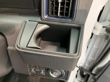 お客様にぴったりなおクルマをお選びいただけますように様々な展示車をご用意致しております!ダイハツの軽自動車だけではなく、他メーカー車やコンパクトカー・ミニバンなども数多く取り揃えております!