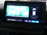 バックカメラの画像です。ガイドラインがスムースな車庫入れをサポートいたします。車庫入れの安心感がアップしますね。