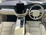 XC60 ウルトラ T6 AWD プラグイン ハイブリッド 4WD 