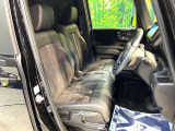 運転席シート廻りは使用感も少なく、良好な状態となっています。丁寧に使われていたことがよくわかりますね。