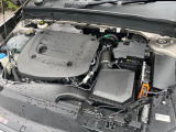【B5エンジン(マイルドハイブリッド2.0Lターボ)】燃費と走行性能に優れた48Vハイブリッドシステム搭載のターボエンジン。高回転では優れたレスポンスと伸びやかなドライビングフィールが特徴です。
