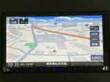 鮮明な地図表示で、目的地までスムーズに案内。渋滞情報もリアルタイムで確認できるので、安心です。遠出にも心強いですね。
