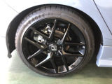 【アルミホイール】純正のアルミホイールがついてます!足元が引き立ち、車の印象がより良くなります!