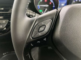 ステアリング左側のスイッチになります。オーディオの操作が手元でできますので運転の妨げにならないので安心して運転できます。