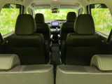後方の視界を広げ、安全な運転をサポート。狭い道や駐車場でも、スムーズな運転を実現します。運転に自信がない方にもおすすめです。