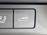 【パワーバックドア】スマートキーや運転席のボタンを押すだけでリアゲートが自動で開閉します!荷物を持っている時や、高い位置にあるバックドアを閉める際に便利な機能です♪