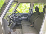 運転席からの眺めは良好で、運転操作もスムーズ。人間工学に基づいた設計で、長時間の運転でも疲れにくいです。