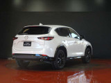 【CX-5】上質感と精悍さを兼ね備え、ワイド感を強調した意匠。オールラウンドな機能美と品格、洗練されたデザイン。