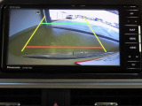 バックカメラが付いているので後方確認が非常にしやすいです。今や運転初心者も熟練者も必須装備!ついていて損はないですね♪