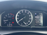 視認性の高いメーター類が、運転に必要な情報を的確に伝えます。運転状況を把握しやすく、安全運転に貢献します。
